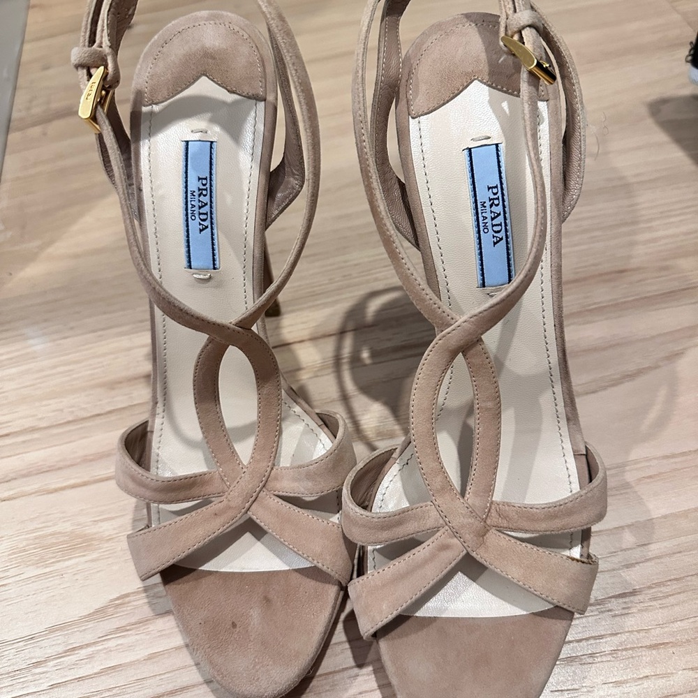 High heels sandal